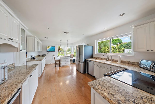 4 of 31 - 6642 S Pine Court, Palm Beach Gardens, FL