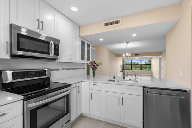 2 of 33 - 6025 Balboa Circle #406, Boca Raton, FL