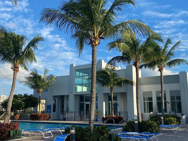 1 of 43 - 300 S Australian Avenue #1219, West Palm Beach, FL