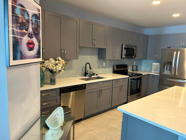 5 of 43 - 300 S Australian Avenue #1219, West Palm Beach, FL