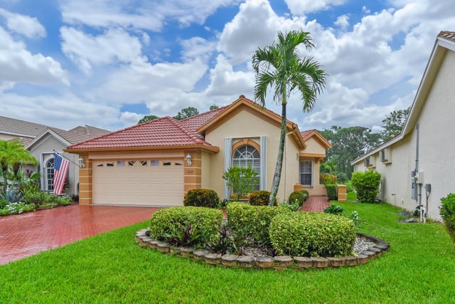 1 of 37 - 653 Sw Munjack Cove, Port Saint Lucie, FL