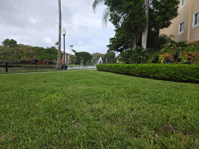 4 of 11 - 4179 N Haverhill Road #606, West Palm Beach, FL