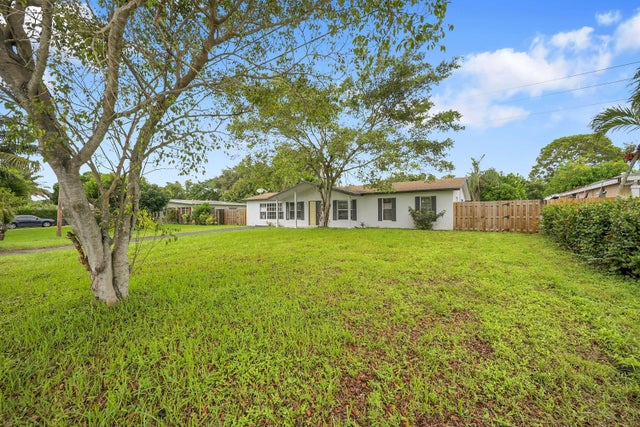 2 of 32 - 6952 Tradewind Way, Lake Worth, FL