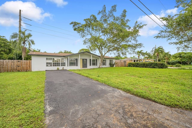 3 of 32 - 6952 Tradewind Way, Lake Worth, FL