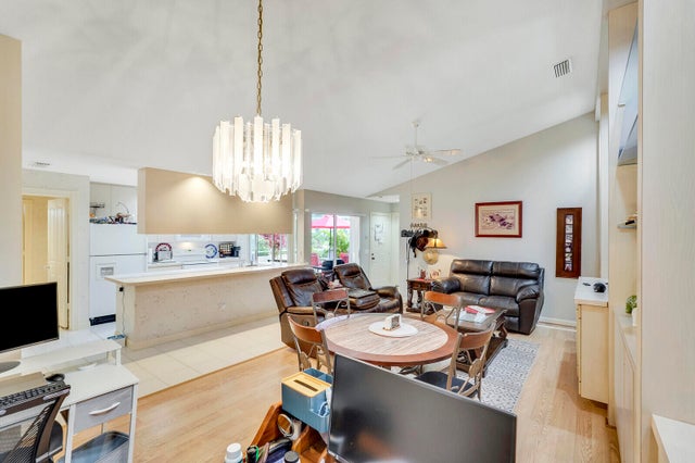 4 of 14 - 10102 Chapman Oak Court, Palm Beach Gardens, FL