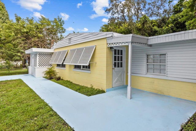 5 of 25 - 320 7th Road Sw, Vero Beach, FL
