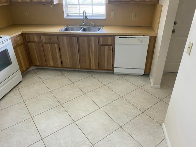 5 of 40 - 442 Franconia Circle, Lake Worth, FL