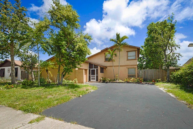 1 of 29 - 3896 Nw 2nd Court, Deerfield Beach, FL