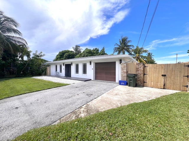 2 of 35 - 902 S Swinton Avenue, Delray Beach, FL