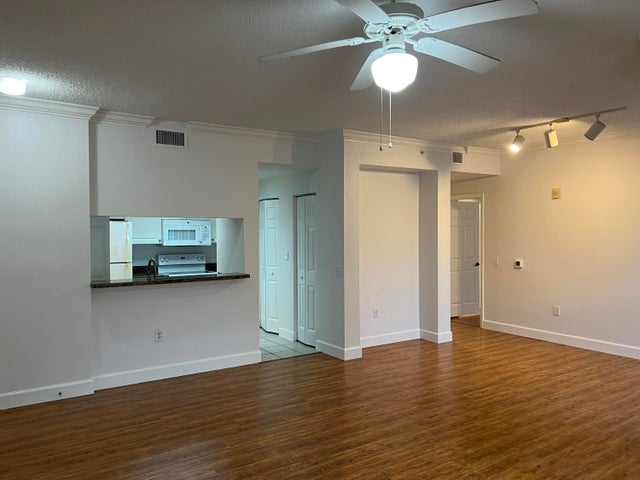 4 of 11 - 2811 Grande Parkway #105, Palm Beach Gardens, FL