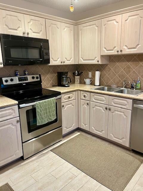 4 of 26 - 3841 Island Club Circle E, Lake Worth, FL