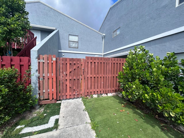 2 of 10 - 22 Crossings Circle #d, Boynton Beach, FL