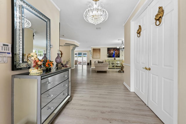 4 of 42 - 2503 Glendale Drive, Royal Palm Beach, FL
