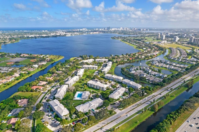 5 of 36 - 3650 Whitehall Drive #202, West Palm Beach, FL
