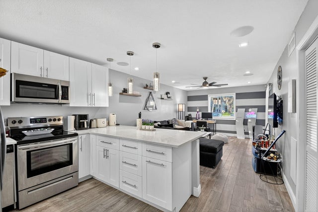 5 of 16 - 6100 Forest Hill Boulevard #107, West Palm Beach, FL