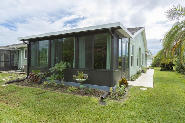4 of 38 - 1421 Se Larkwood Circle, Port Saint Lucie, FL