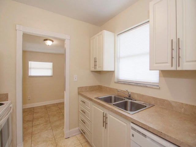 2 of 34 - 104 Se El Sito Court, Port Saint Lucie, FL