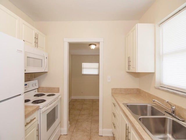 3 of 34 - 104 Se El Sito Court, Port Saint Lucie, FL