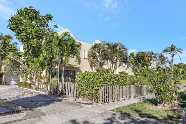 3 of 49 - 3213 Ne 16th Street #112, Pompano Beach, FL