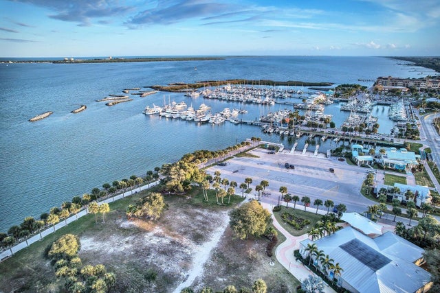 1 of 21 - 701 N Indian River Drive #105, Fort Pierce, FL