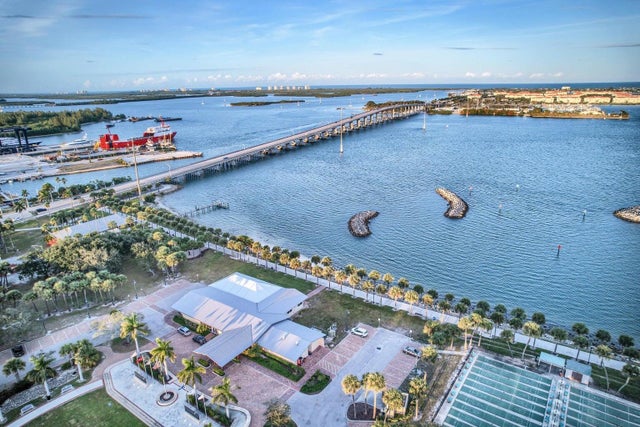 4 of 21 - 701 N Indian River Drive #105, Fort Pierce, FL