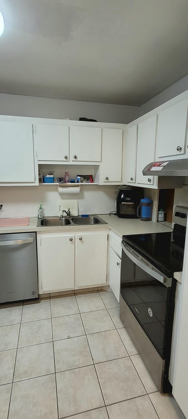 3 of 10 - 4465 Luxemburg Court #103, Lake Worth, FL