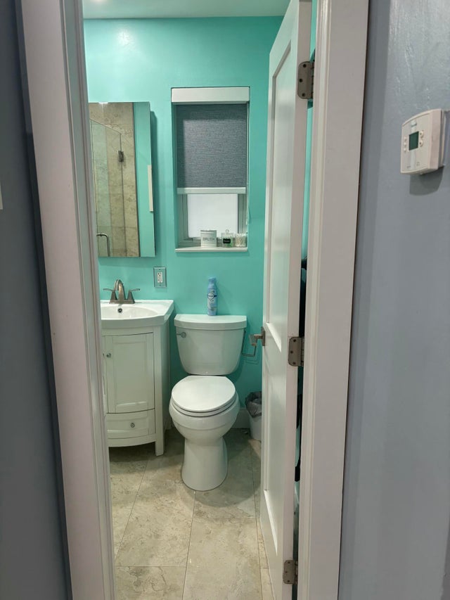 4 of 24 - 717 Se Se 2nd St Street, Deerfield Beach, FL