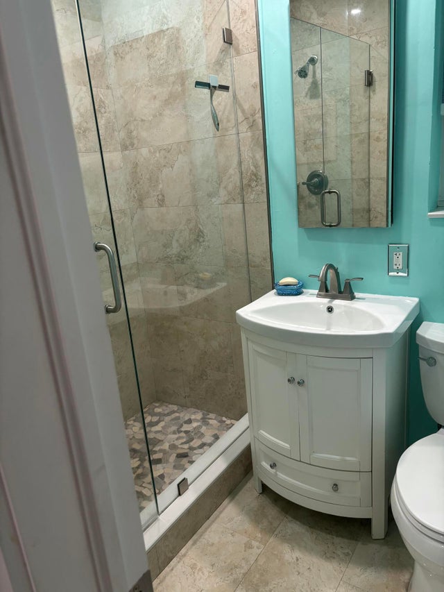 5 of 24 - 717 Se Se 2nd St Street, Deerfield Beach, FL