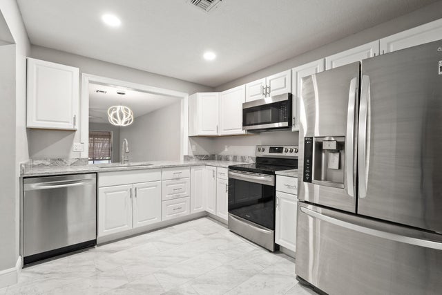 4 of 39 - 5842 Moss Court #9, Fort Pierce, FL