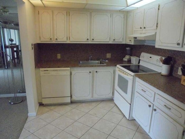 3 of 12 - 246 Fanshaw F, Boca Raton, FL
