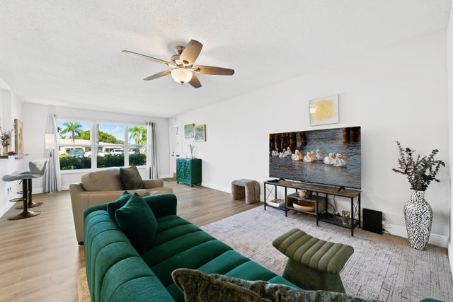 3 of 24 - 1025 S Dr #b, Delray Beach, FL