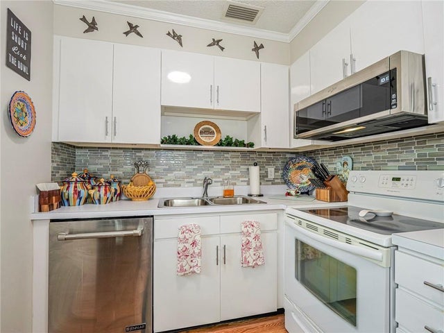 5 of 34 - 73 Royal Oak Court #203, Vero Beach, FL