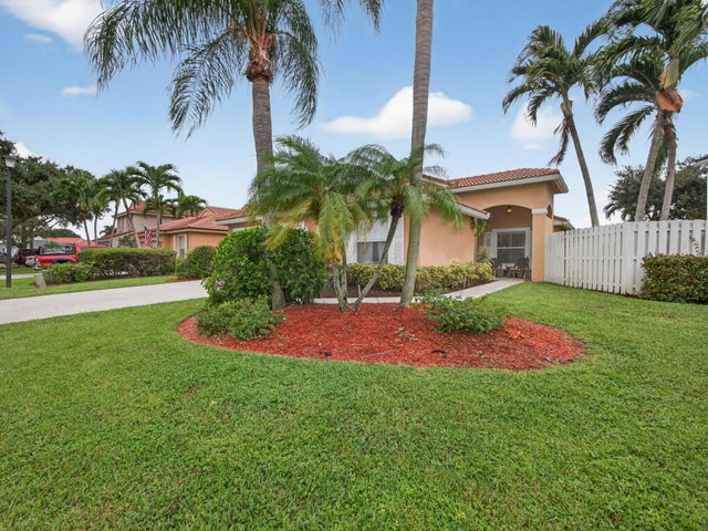 3 of 32 - 6219 Grand Cypress Circle, Lake Worth, FL