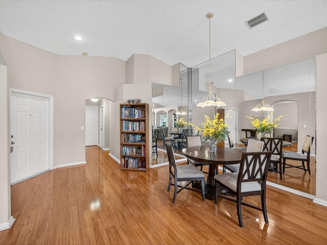 5 of 32 - 6219 Grand Cypress Circle, Lake Worth, FL