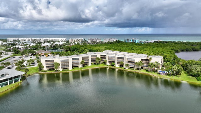 221 Ne Plantation Road #213, Stuart