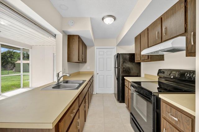 4 of 15 - 749 Sw Broadview Street, Port Saint Lucie, FL