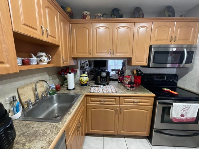 4 of 65 - 2728 Garden Drive N #415, Lake Worth Beach, FL