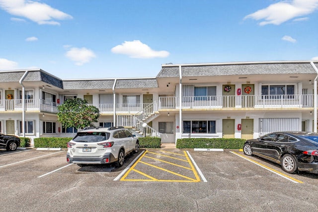 5 of 43 - 3160 Lake Osborne Dr #107, Lake Worth Beach, FL