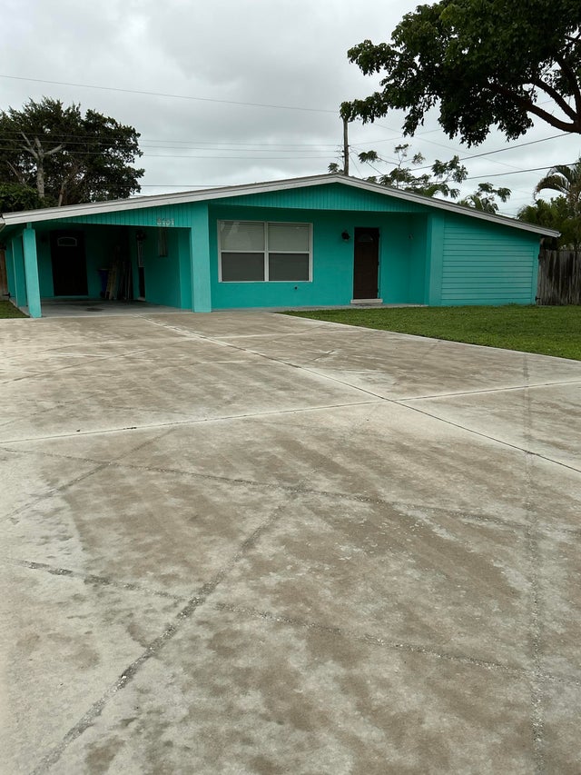 1 of 50 - 8151 Se Evergreen Street, Hobe Sound, FL