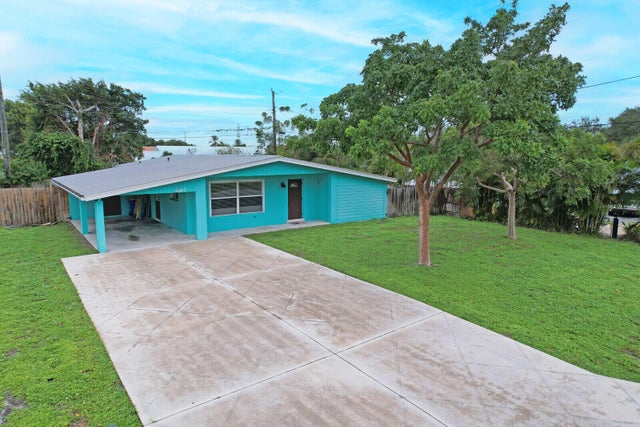 2 of 50 - 8151 Se Evergreen Street, Hobe Sound, FL