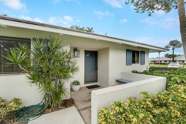 828 Club Drive, Palm Beach Gardens