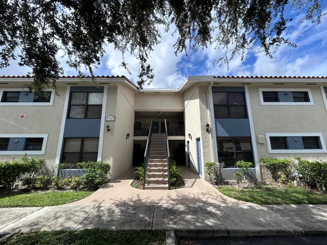 1 of 15 - 1525 Lake Crystal Drive #d, West Palm Beach, FL