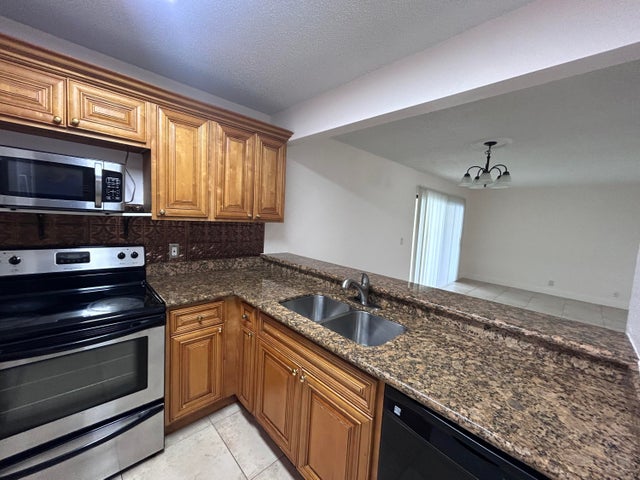 5 of 15 - 1525 Lake Crystal Drive #d, West Palm Beach, FL