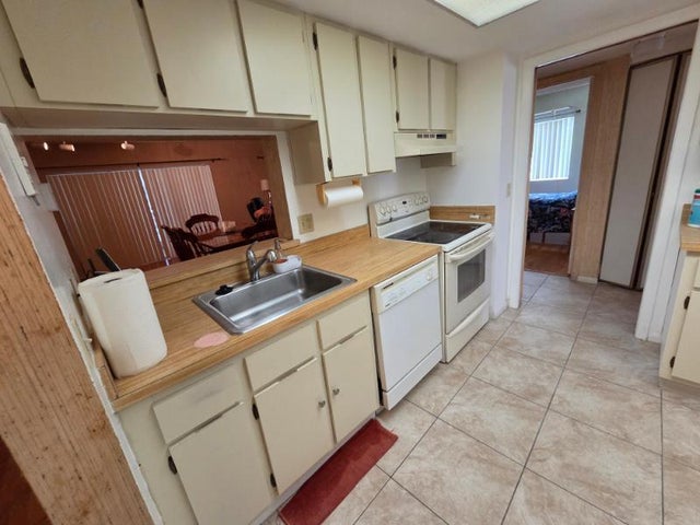 4 of 14 - 3212 Strawflower Way #210, Lake Worth, FL