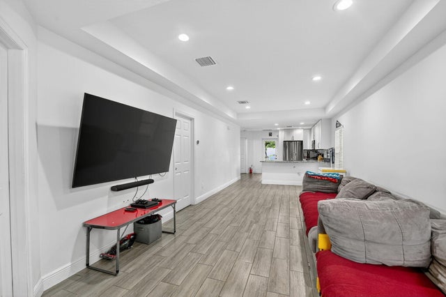4 of 32 - 514 18th Street, West Palm Beach, FL