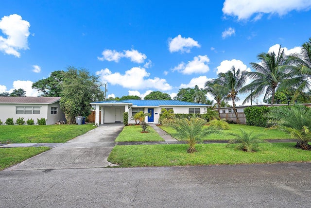 2 of 24 - 423 Hawthorne Drive, Lake Park, FL