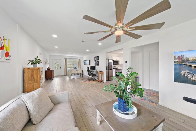 5 of 24 - 423 Hawthorne Drive, Lake Park, FL