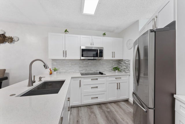 3 of 29 - 3807 Victoria Drive Ne #3807, West Palm Beach, FL