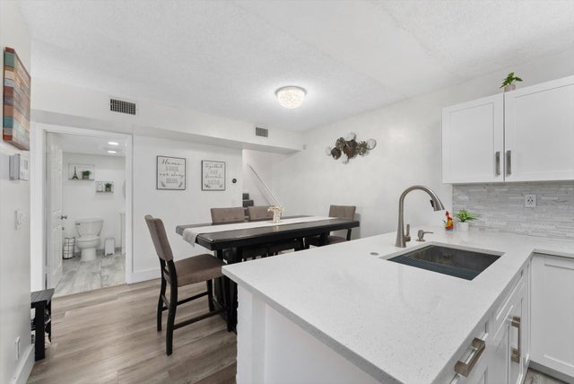 4 of 29 - 3807 Victoria Drive Ne #3807, West Palm Beach, FL