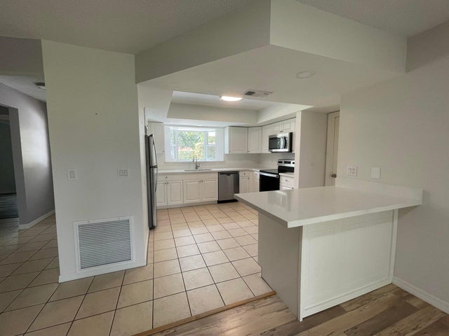 3 of 13 - 8236 97th Avenue, Vero Beach, FL